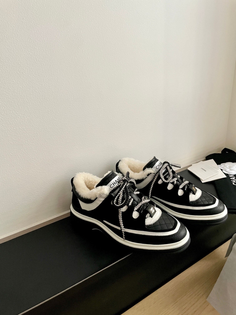 Ch**el sneakers